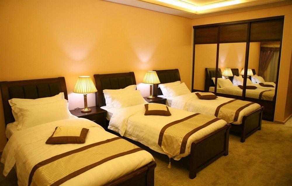 Seven Wonders Bedouin Camp Hotel Wadi Musa Exterior photo